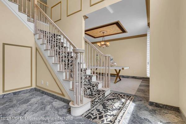 7 Mackenzie Road, Eatontown, NJ 07724