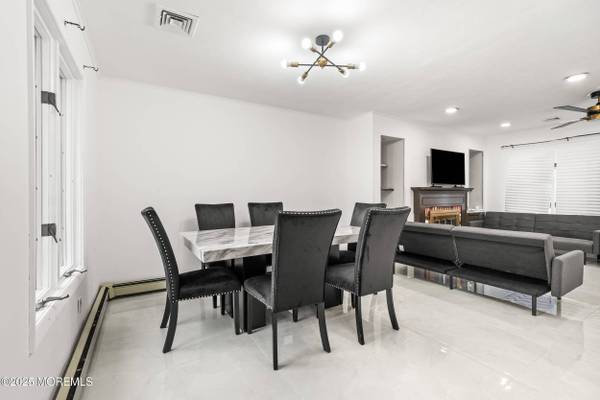 17 Johnston Street, Oakhurst, NJ 07755