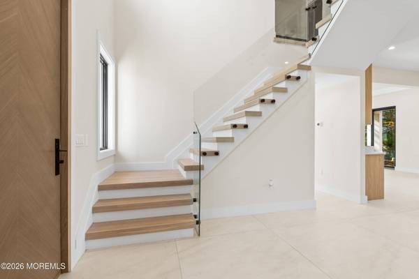 150 Ampere Avenue, Oakhurst, NJ 07755
