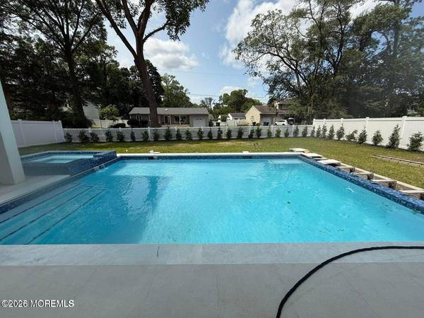 150 Ampere Avenue, Oakhurst, NJ 07755