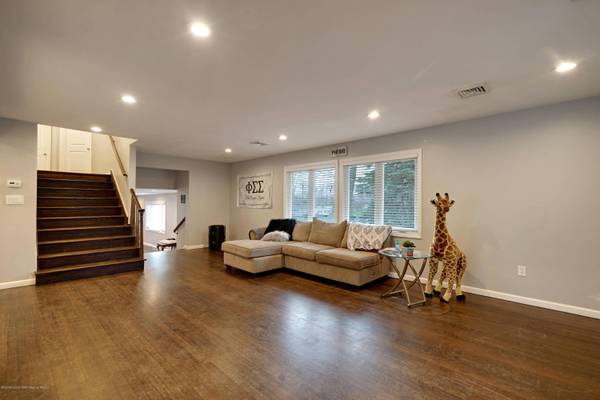 181 Larchwood Avenue, Oakhurst, NJ 07755