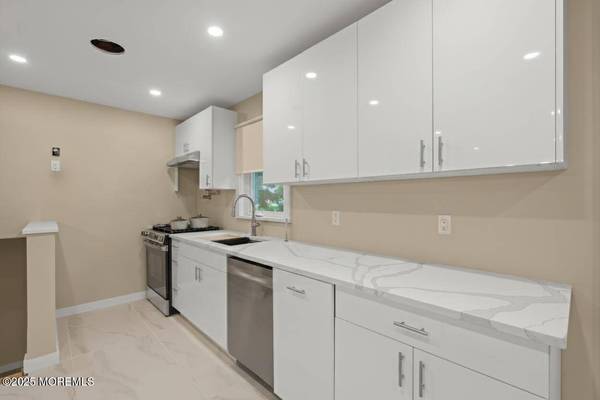 2 Hilltop Road, West Long Branch, NJ 07764