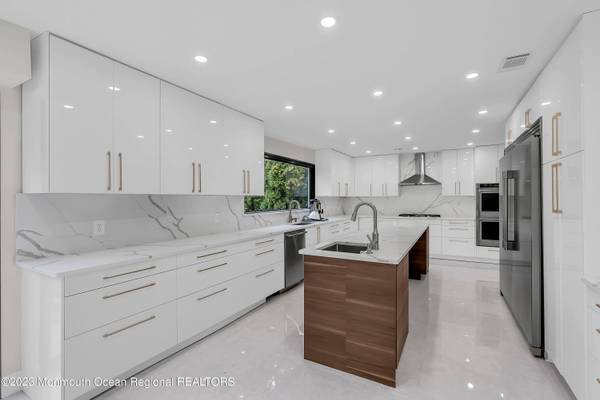 265 Whalepond Road, Oakhurst, NJ 07755