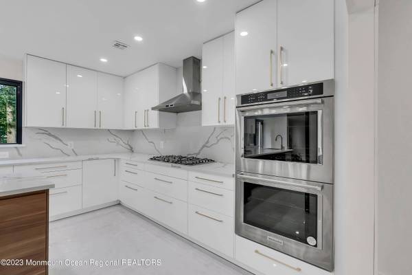 265 Whalepond Road, Oakhurst, NJ 07755