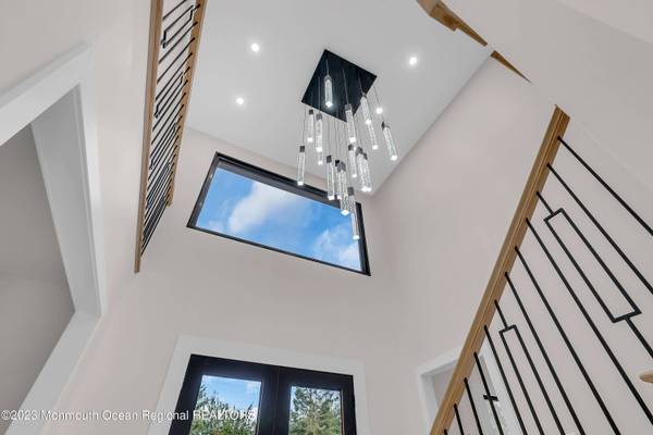 265 Whalepond Road, Oakhurst, NJ 07755