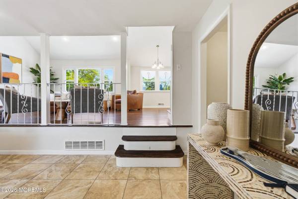 4 Cheryl Drive, Oakhurst, NJ 07755