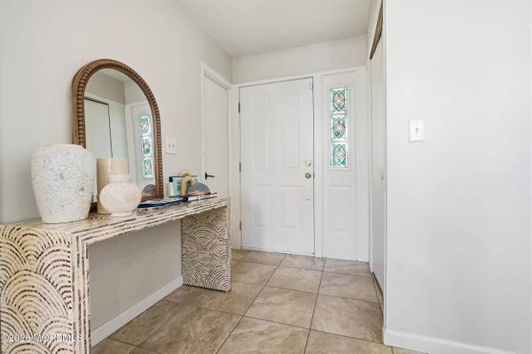 4 Cheryl Drive, Oakhurst, NJ 07755