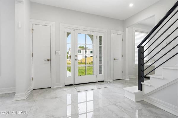 17 Georgetown Road, Eatontown, NJ 07724