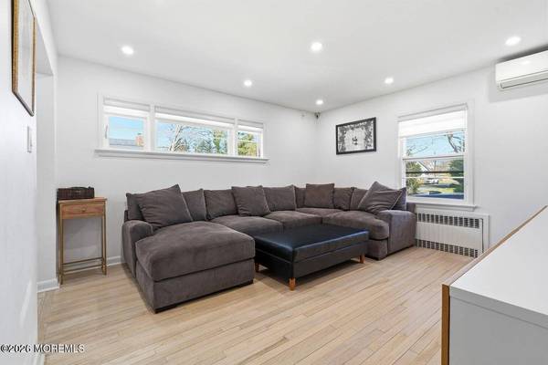 227 Chatham Avenue, Oakhurst, NJ 07755