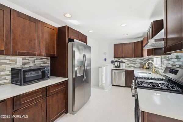 38 Hilltop Road, West Long Branch, NJ 07764
