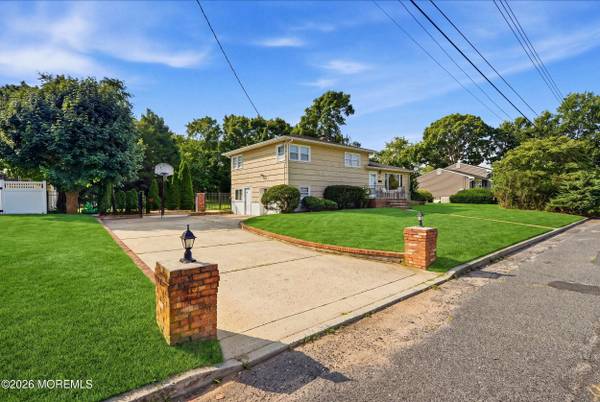 38 Hilltop Road, West Long Branch, NJ 07764