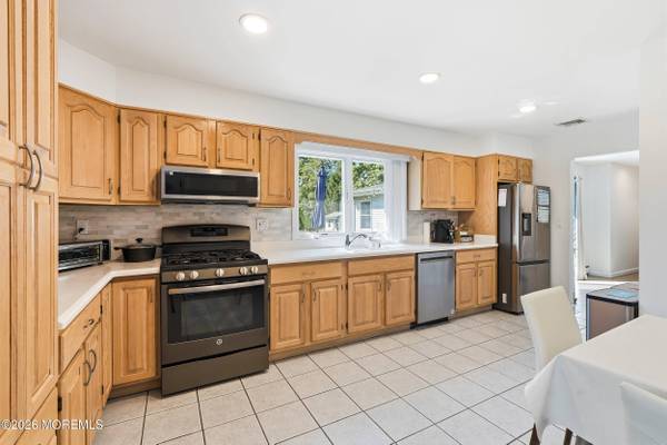704 Dow Avenue, Oakhurst, NJ 07755