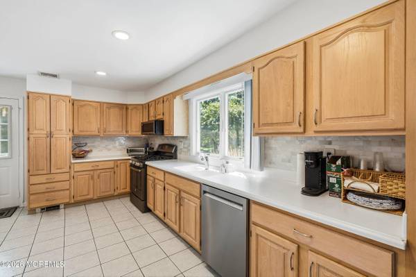 704 Dow Avenue, Oakhurst, NJ 07755