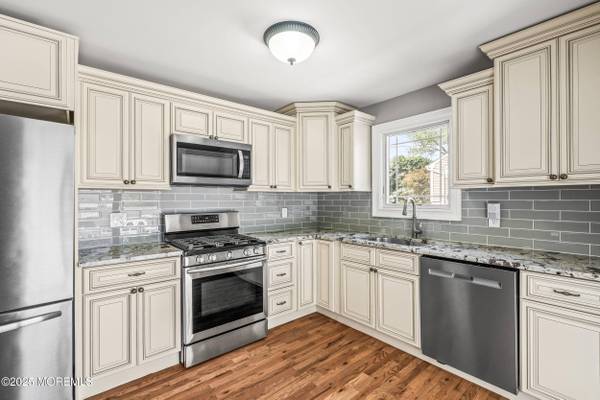 27 Branch Road, Oakhurst, NJ 07755