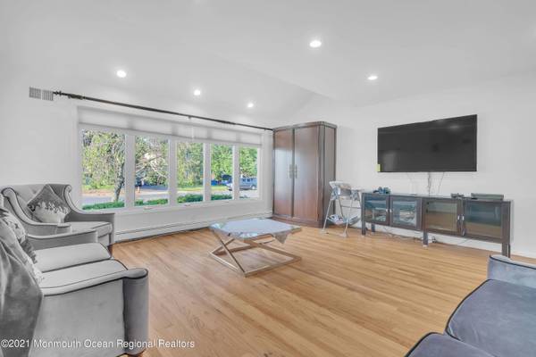 45 Roslyn Court, Long Branch, NJ 07740