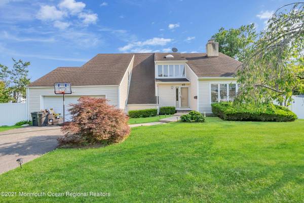 45 Roslyn Court