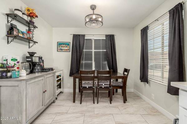 6826 W CRITTENDEN Lane, Phoenix, AZ 85033