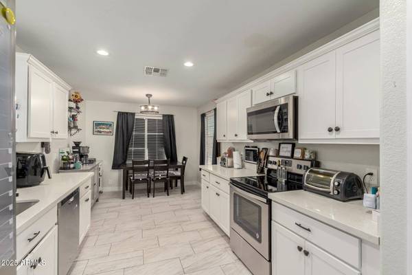 6826 W CRITTENDEN Lane, Phoenix, AZ 85033