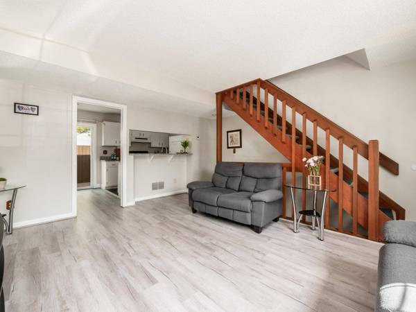 4862 Stoneybrook Boulevard #24E, Hilliard, OH 43026