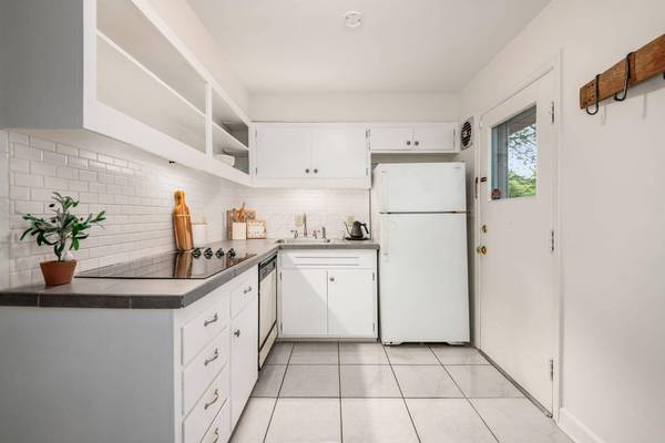 93 Leland Avenue, Columbus, OH 43214