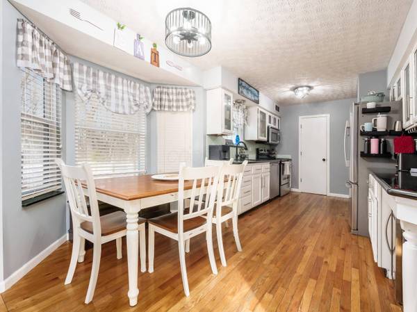 6008 Wexford Park Drive, Columbus, OH 43228