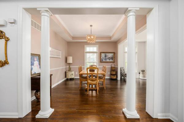 7983 Oak Meadow Drive, Dublin, OH 43016