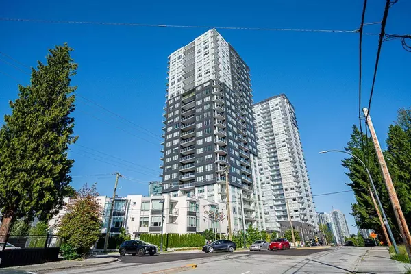 13359 OLD YALE #2208, Surrey, BC V3T0S4