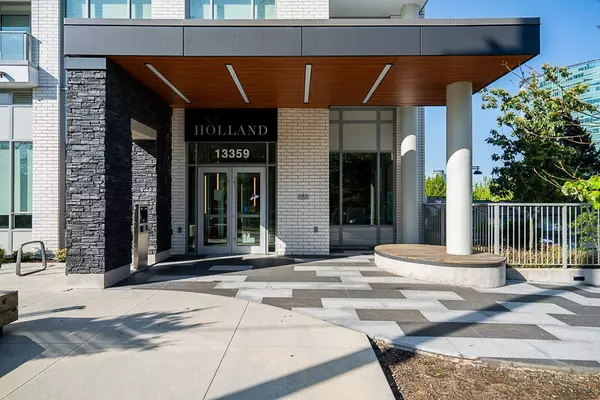 13359 OLD YALE #2208, Surrey, BC V3T0S4