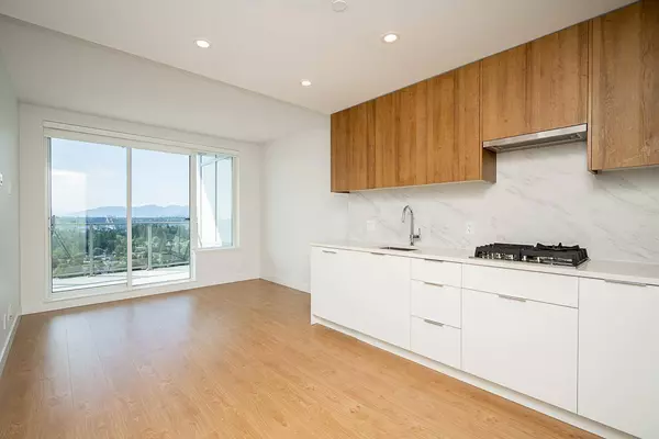 13359 OLD YALE #2208, Surrey, BC V3T0S4