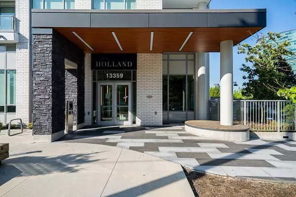 13359 OLD YALE #2208, Surrey, BC V3T0S4