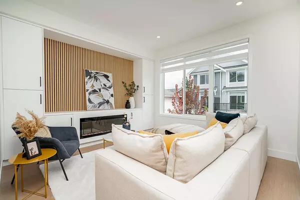 2525 156 ST #2, Surrey, BC V4P 1C7