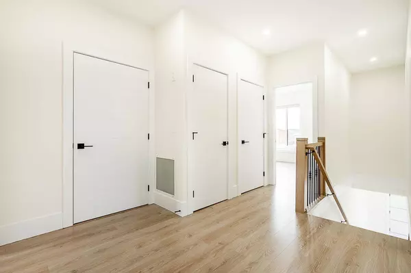 10648 124 ST, Surrey, BC V3V 0E2