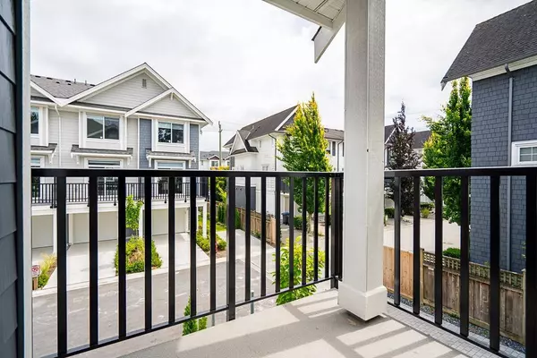 2525 156 ST #2, Surrey, BC V4P 1C7