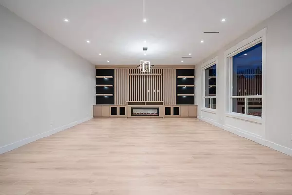 10671 127a ST, Surrey, BC V3V 5L7