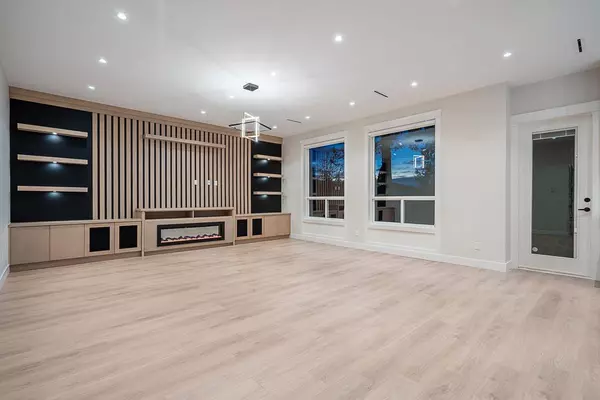 10671 127a ST, Surrey, BC V3V 5L7