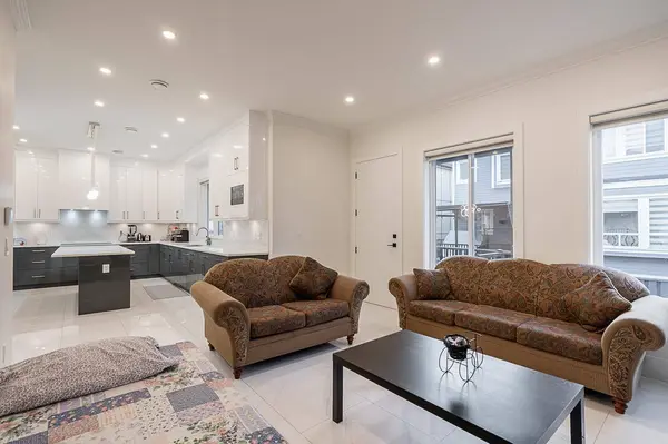 10643 124A STREET, Surrey, BC V3V0E2