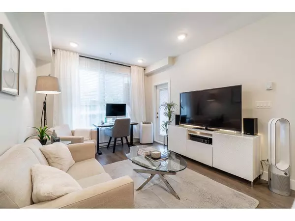 15351 101 AVE #317, Surrey, BC V3R0G2