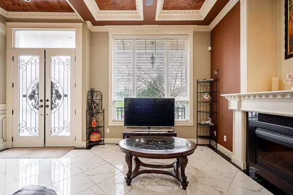 12567 66 AVE, Surrey, BC V3W 1V6