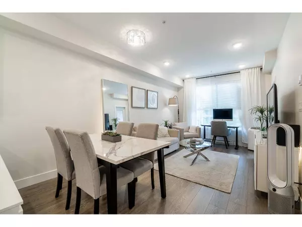 15351 101 AVE #317, Surrey, BC V3R0G2