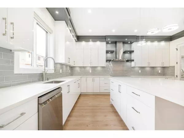 10648 124 STREET, Surrey, BC V3V0E2