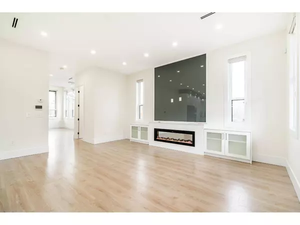 10648 124 STREET, Surrey, BC V3V0E2