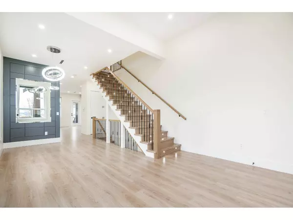 10648 124 STREET, Surrey, BC V3V0E2