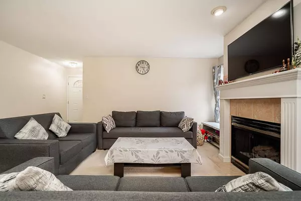 14861 98 AVE #128, Surrey, BC V3R0A2