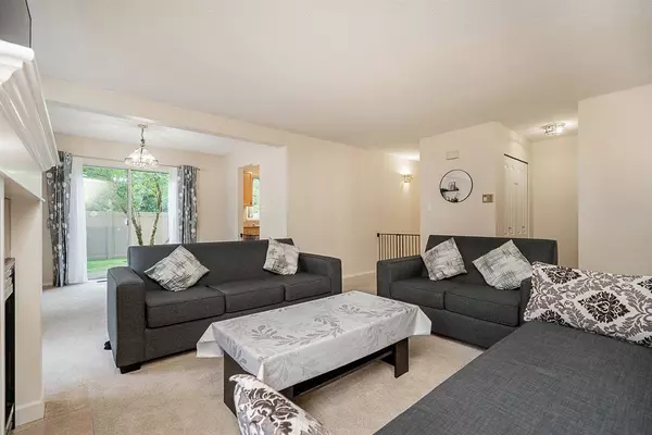 14861 98 AVE #128, Surrey, BC V3R 0A2