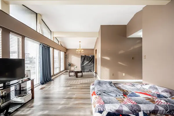 12743 114 AVE, Surrey, BC V3V 3P2