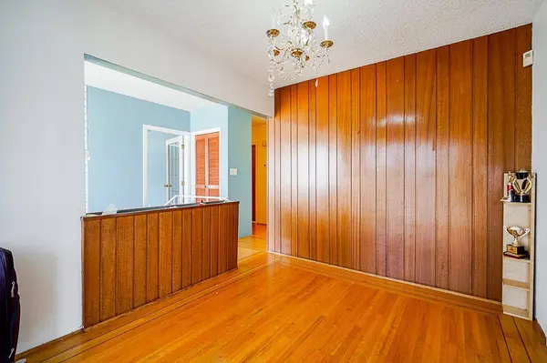 13792 112 AVE, Surrey, BC V3R 2G3