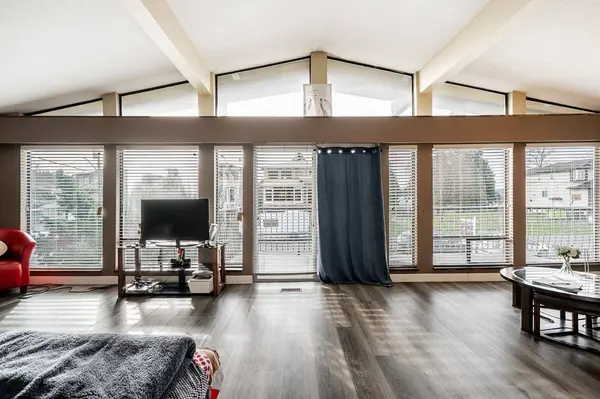 12743 114 AVE, Surrey, BC V3V 3P2