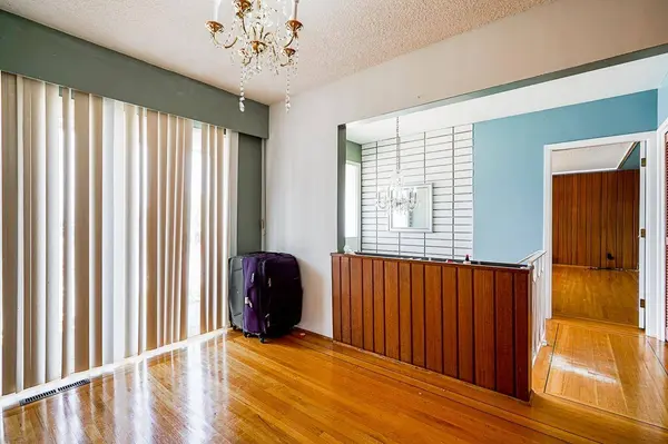 13792 112 AVE, Surrey, BC V3R 2G3