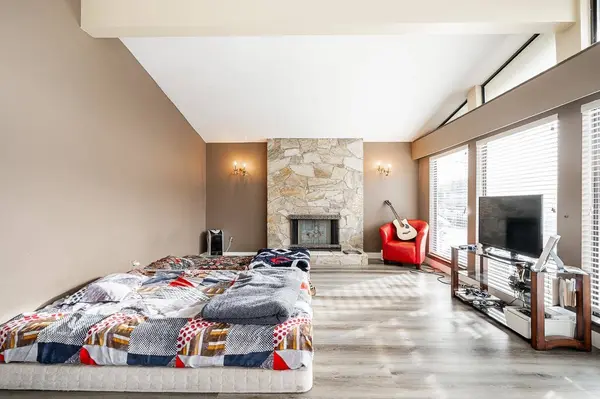 12743 114 AVE, Surrey, BC V3V 3P2