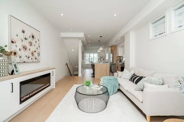 2525 156 ST #6, Surrey, BC V3P 1C7